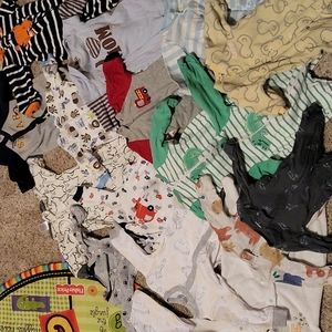 Lot of 18 footsies and 6 onesies